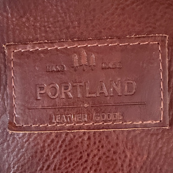 Portland Leather Rich Brown Shoulder Bag, Wallet, Tassel and Insert - Picture 2 of 13